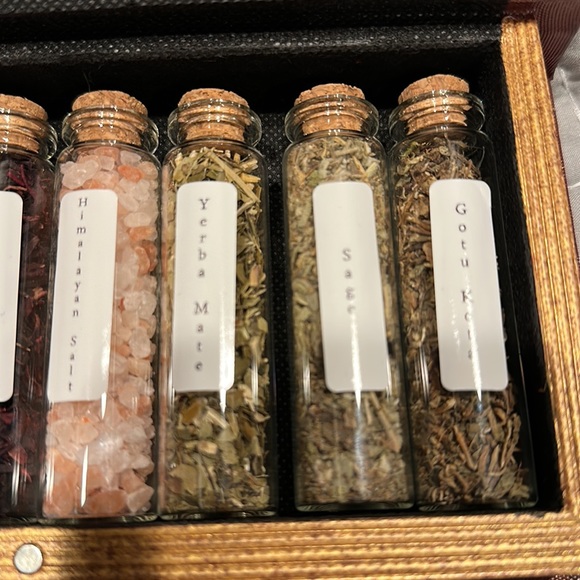 8 Vials of Herbs in Book Box - Picture 3 of 8